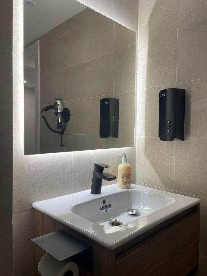 Bonito Piso Cerca Del Campo De Futbol De Barcelona Apartment Оспиталет де Лобрегат Екстериор снимка